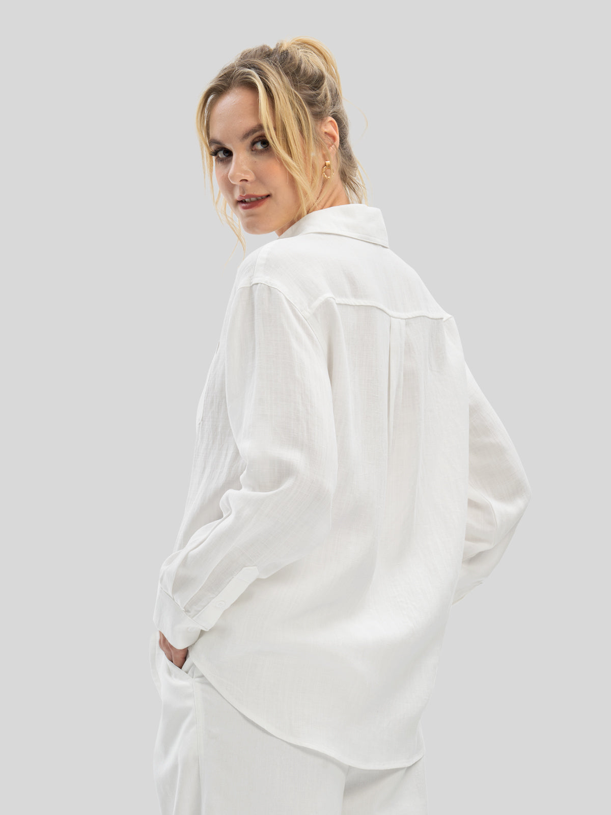 Women's Breeze Linen Button-Down Shirts - Image 7